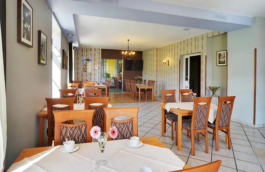 Hotel Belweder - Przy Hotelu Golebiewski-1